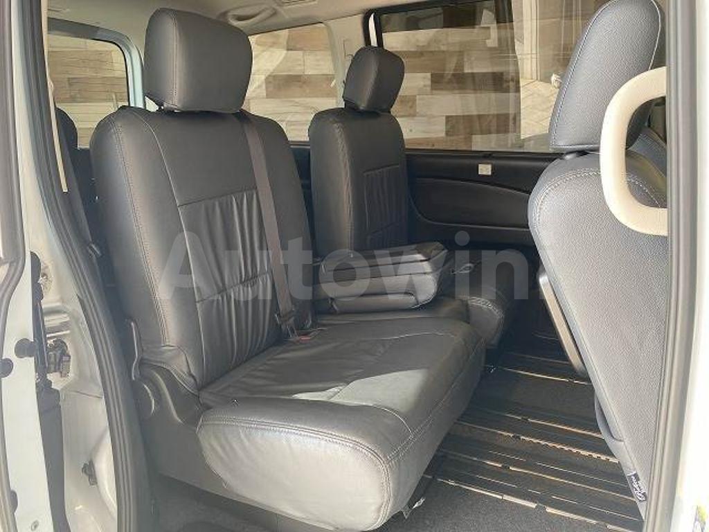 2015 NISSAN SERENA - 9