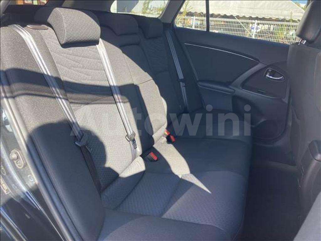 ZRT272-0002625 2011 TOYOTA AVENSIS-4