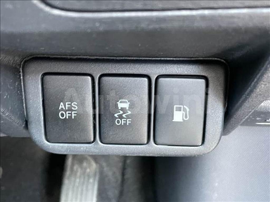 2012 TOYOTA AVENSIS - 8