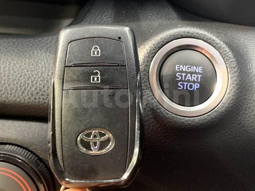 2020 TOYOTA YARIS - 9