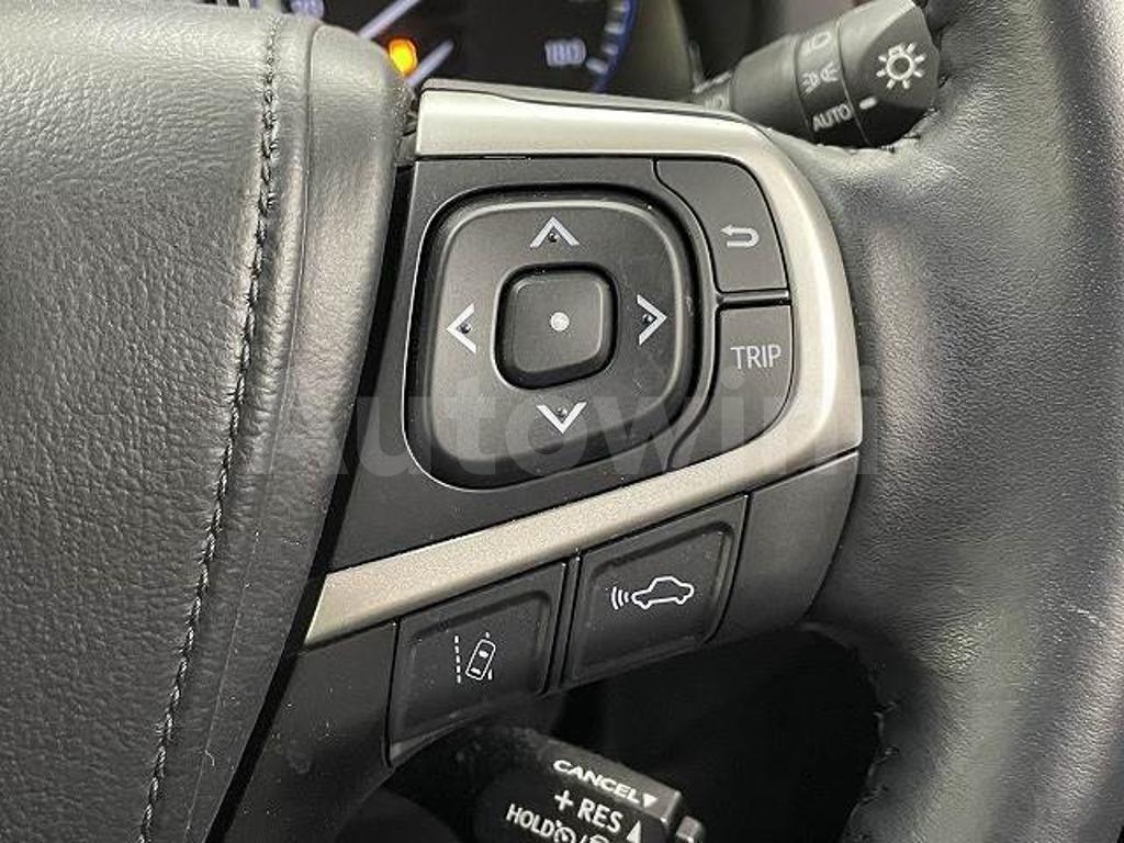 2017 TOYOTA HARRIER - 9