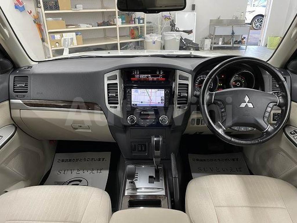 V98W-0900657 2015 MITSUBISHI PAJERO-1