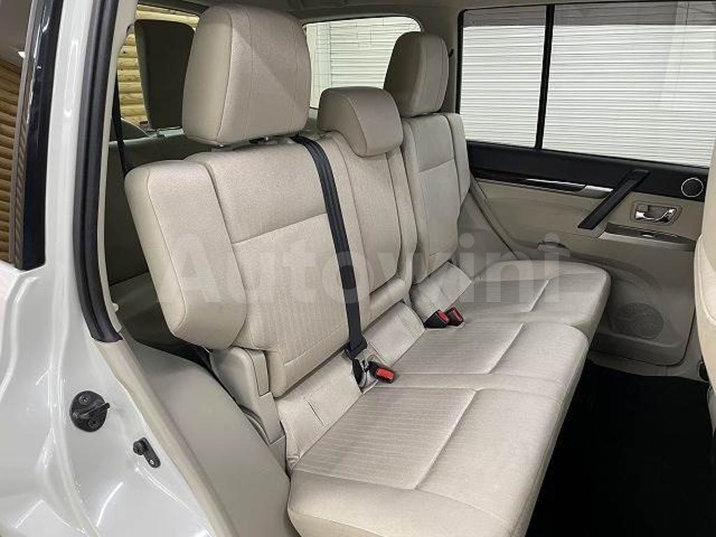 V98W-0900657 2015 MITSUBISHI PAJERO-5