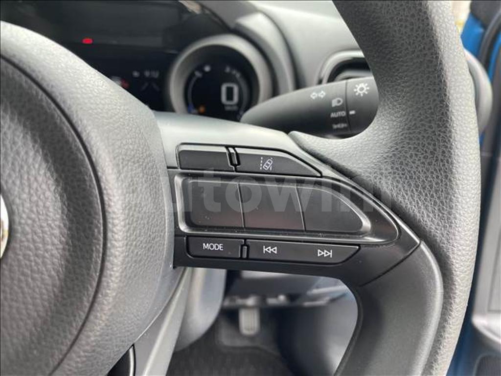 2021 TOYOTA YARIS - 9