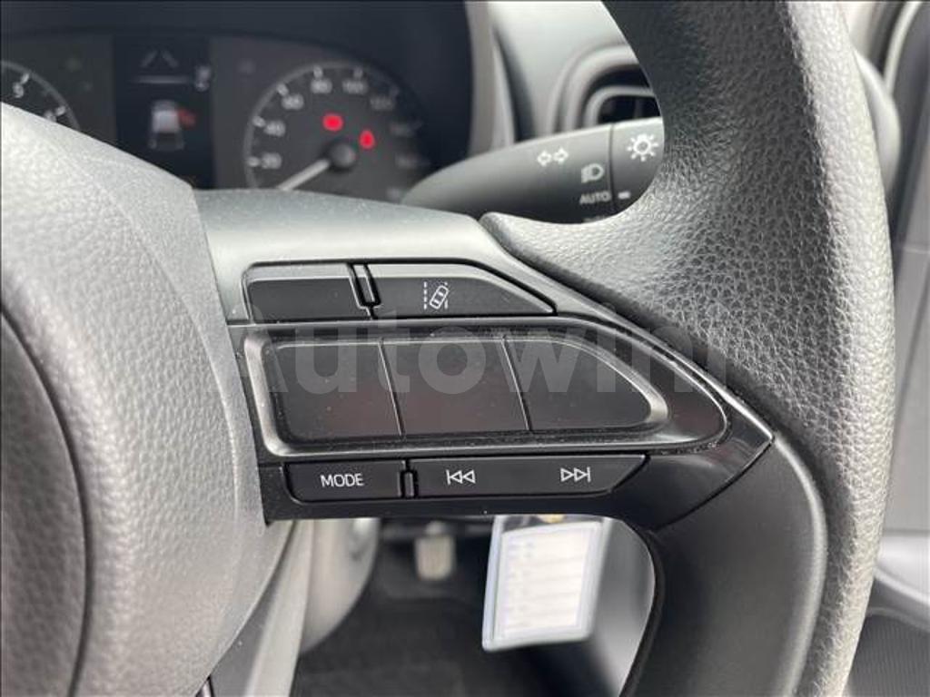 2020 TOYOTA YARIS - 9