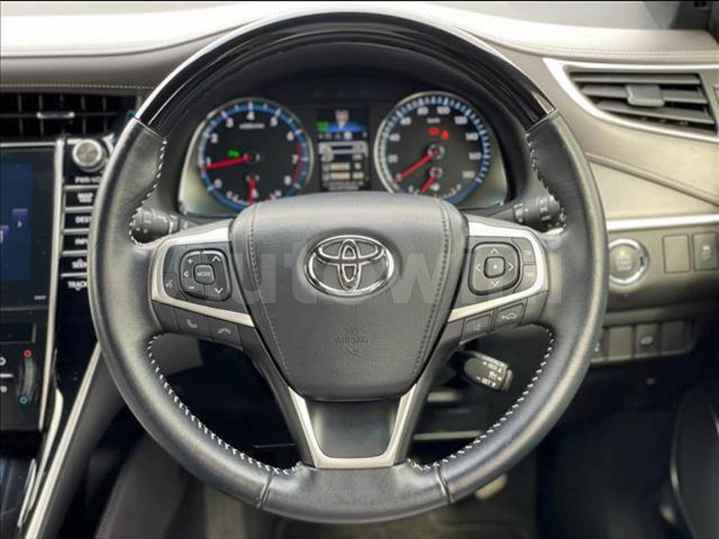 2017 TOYOTA HARRIER - 9