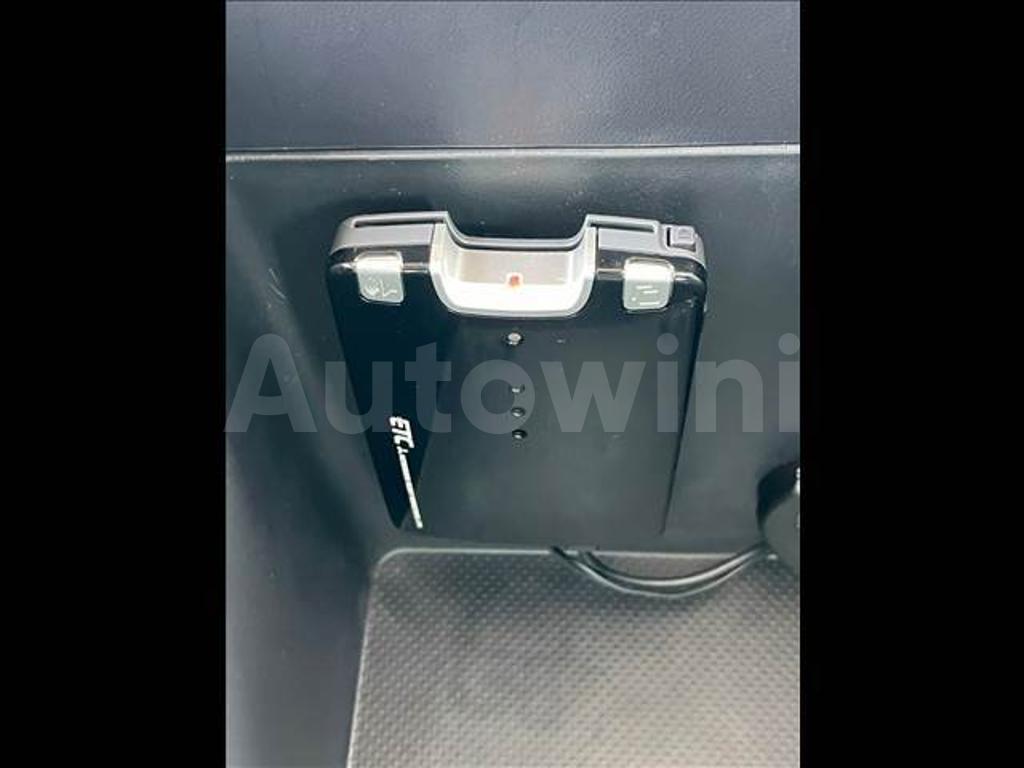 2011 MITSUBISHI PAJERO - 8