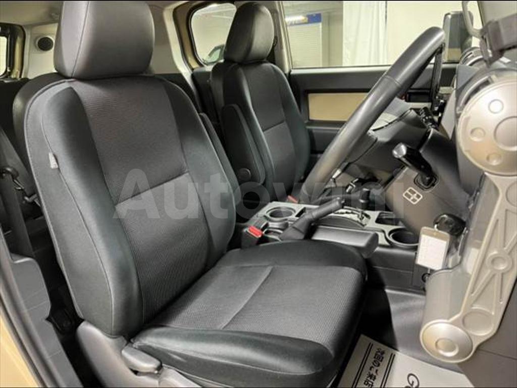 2011 TOYOTA FJ CRUISER - 10