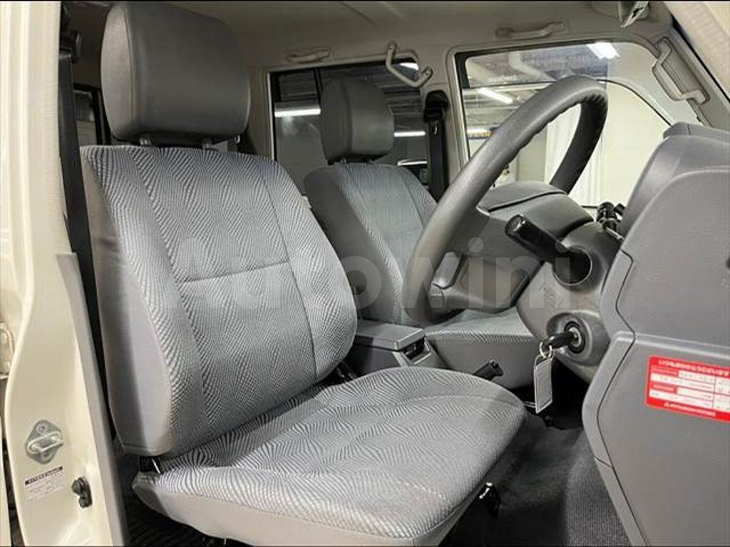 2015 TOYOTA LAND CRUISER 30TH ANNIVERSARY - 10
