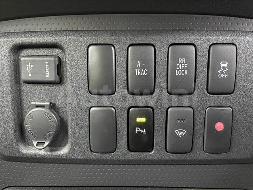2018 TOYOTA FJ CRUISER - 10