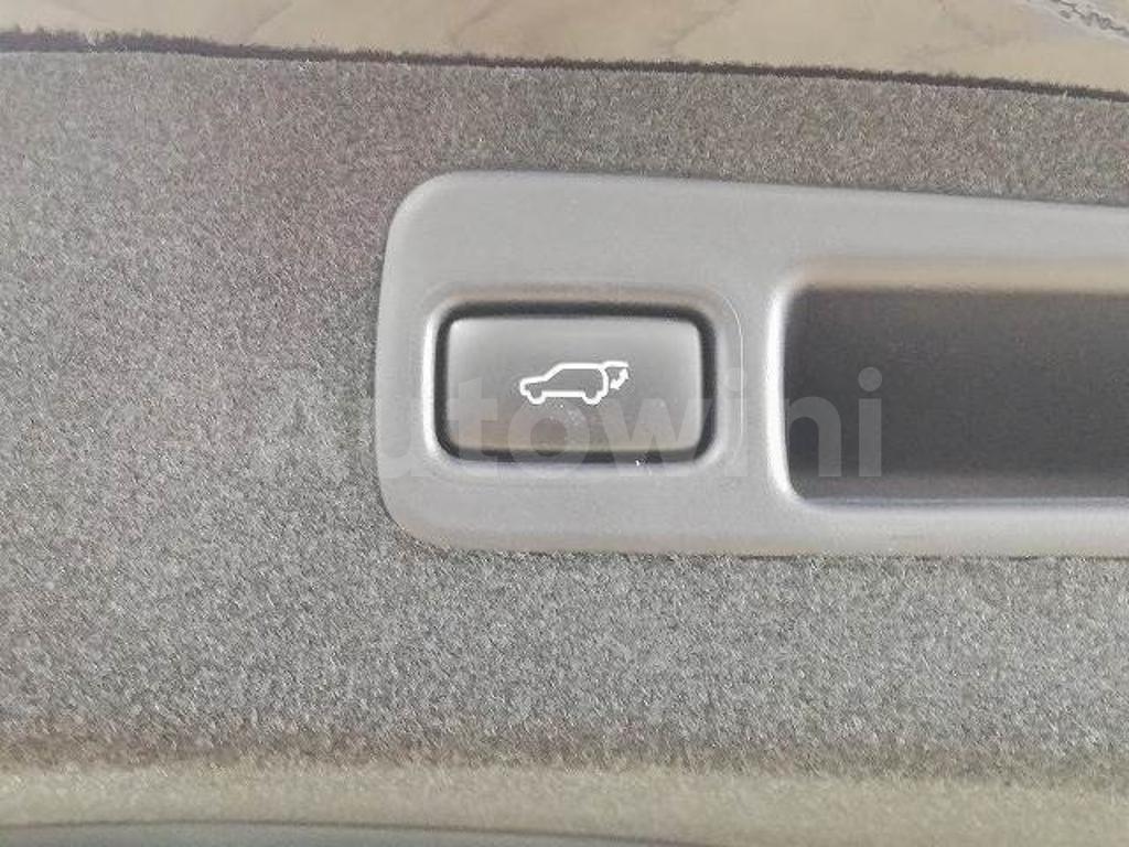 2017 TOYOTA HARRIER - 8