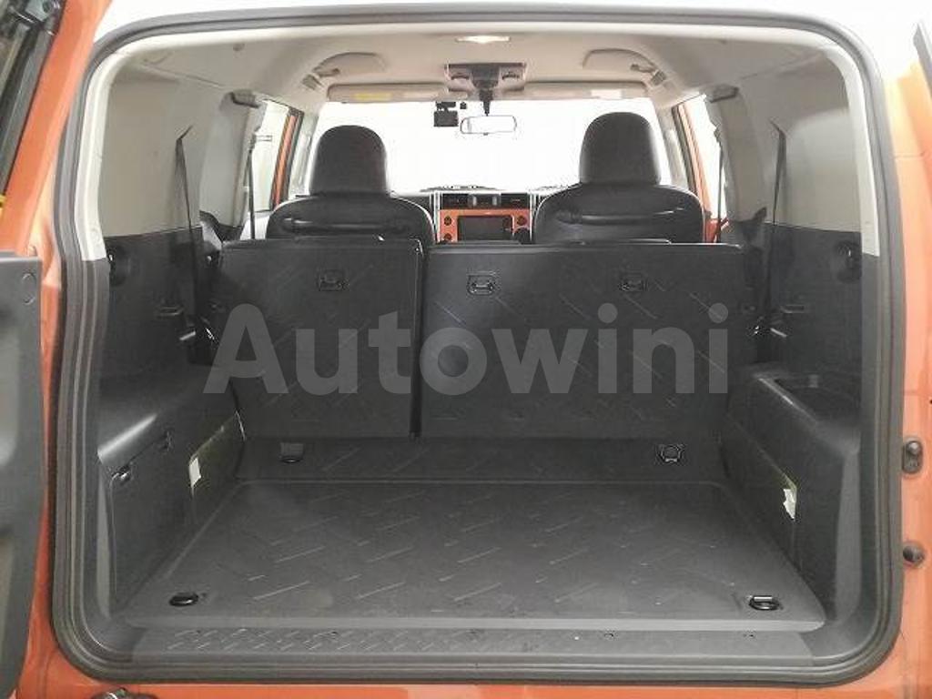 2013 TOYOTA FJ CRUISER - 9