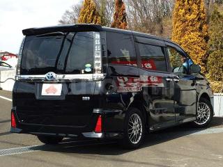 ZWR800203618 2016 TOYOTA VOXY-2