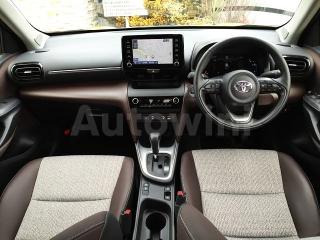MXPB102002304 2020 TOYOTA YARIS-1