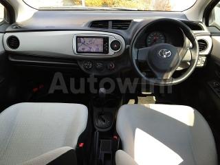 NSP1302073601 2012 TOYOTA VITZ F-1
