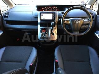 ZRR750112391 2013 TOYOTA VOXY-1