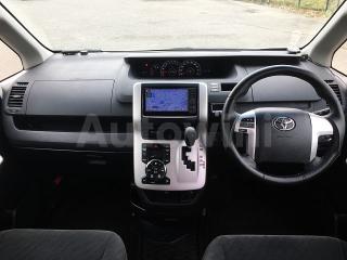 ZRR700486656 2012 TOYOTA NOAH-1