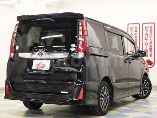 ZRR800138570 2015 TOYOTA NOAH-2