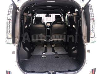 2016 TOYOTA VOXY - 9