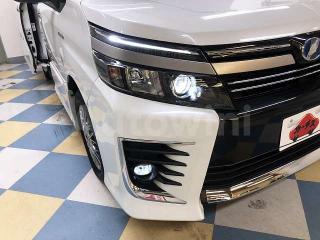 2017 TOYOTA VOXY - 9