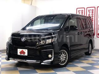 ZWR800247176 2017 TOYOTA VOXY-0