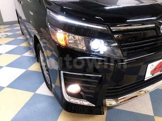 2017 TOYOTA VOXY - 9