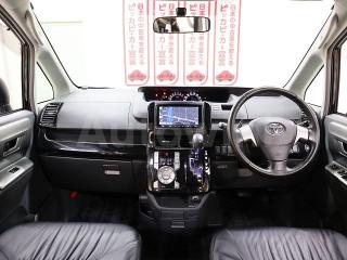 ZRR700305452 2010 TOYOTA VOXY-1