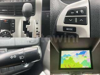 ZRR700413988 2011 TOYOTA NOAH-5