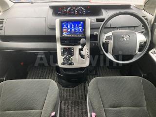 ZRR700413988 2011 TOYOTA NOAH-1