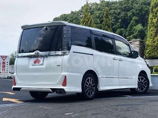 ZRR800296671 2017 TOYOTA VOXY-2