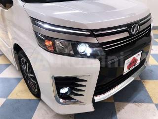 2017 TOYOTA VOXY - 9