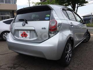 NHP102223948 2013 TOYOTA AQUA S-2