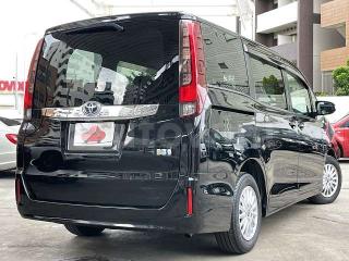 ZWR800049283 2014 TOYOTA NOAH HYBRID X-2