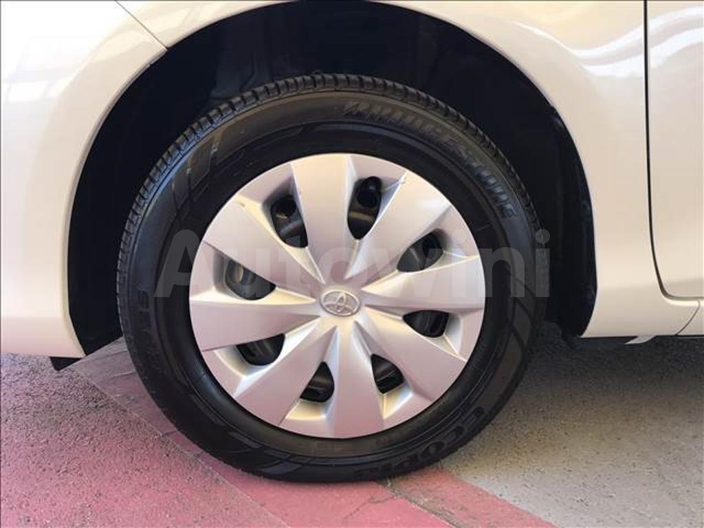 2013 TOYOTA VITZ - 10