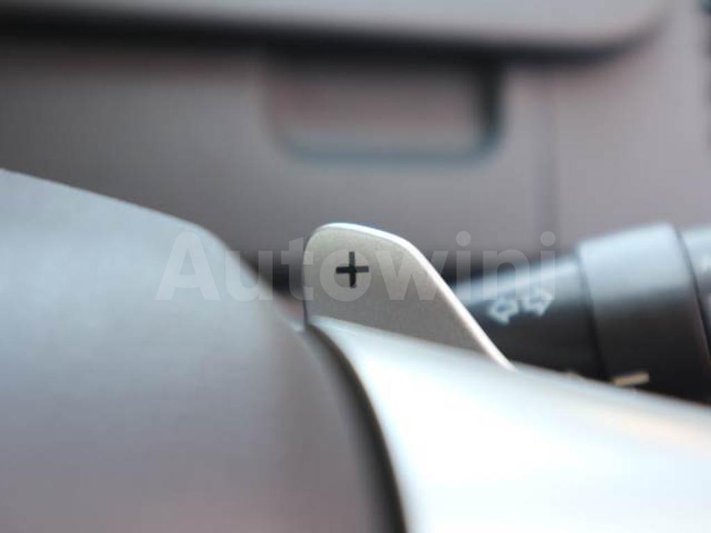 2011 TOYOTA VOXY - 8