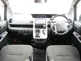 ZRR700367973 2010 TOYOTA NOAH-1