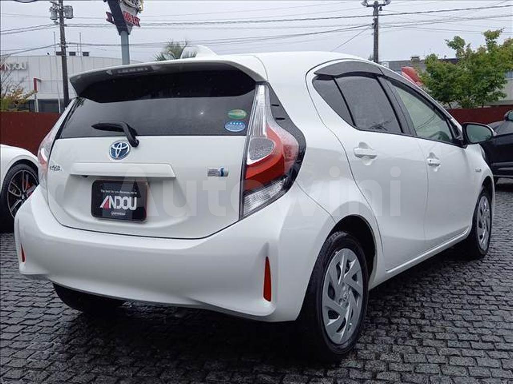 2017 TOYOTA AQUA S - 9