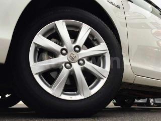 NHP106245472 2013 TOYOTA AQUA S-3