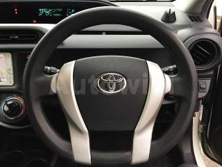 NHP106245472 2013 TOYOTA AQUA S-4