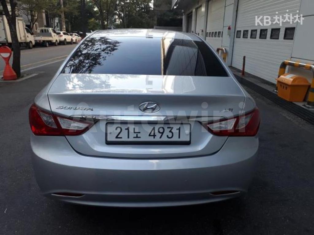 2013 HYUNDAI YF SONATA LPI DELUXE - 8