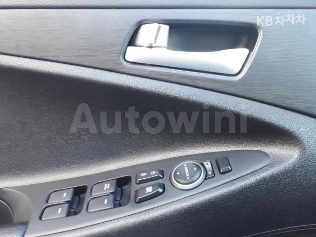 2013 HYUNDAI YF SONATA LPI DELUXE - 13