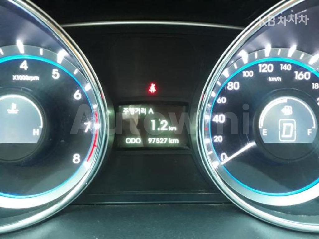2013 HYUNDAI YF SONATA LPI DELUXE - 18