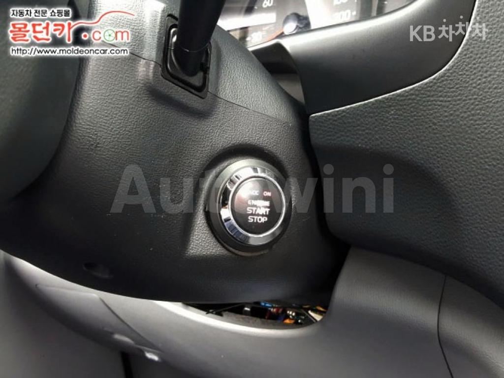 2014 HYUNDAI GRAND STAREX H-1 5 SEATS VAN CVX LUXURY - 13