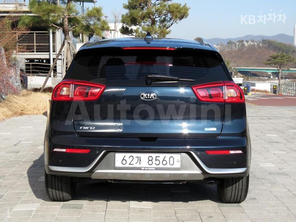 KNACB81CGHA062916 2017 KIA NIRO 1.6 PRESTIGE-1