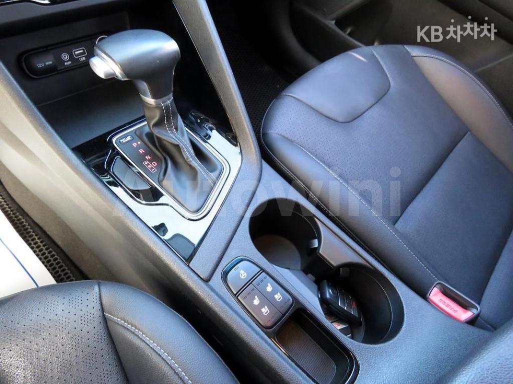 2017 KIA NIRO 1.6 PRESTIGE - 9