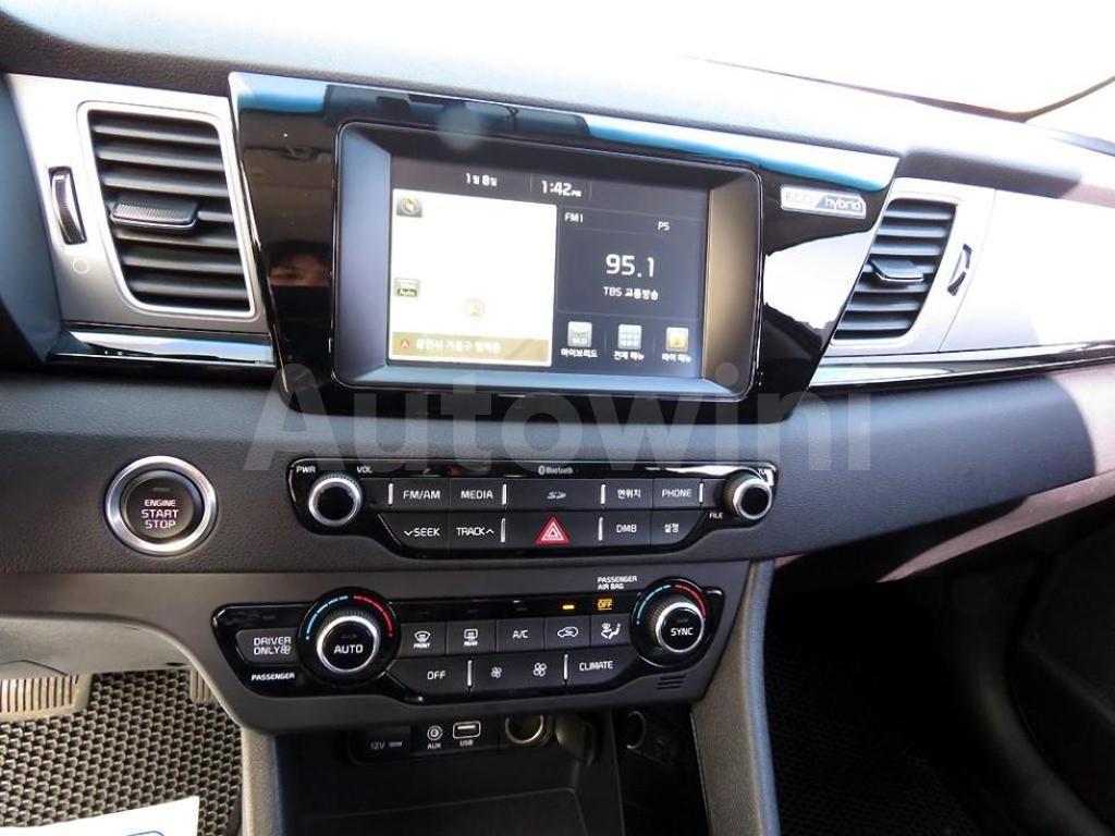 2017 KIA NIRO 1.6 PRESTIGE - 10