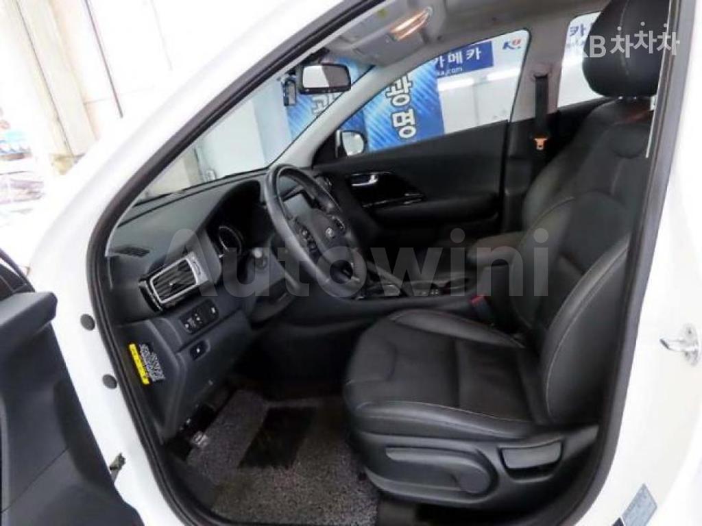 KNACB81CGHA077584 2017 KIA NIRO 1.6 PRESTIGE-5
