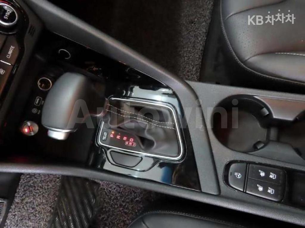 2017 KIA NIRO 1.6 PRESTIGE - 9