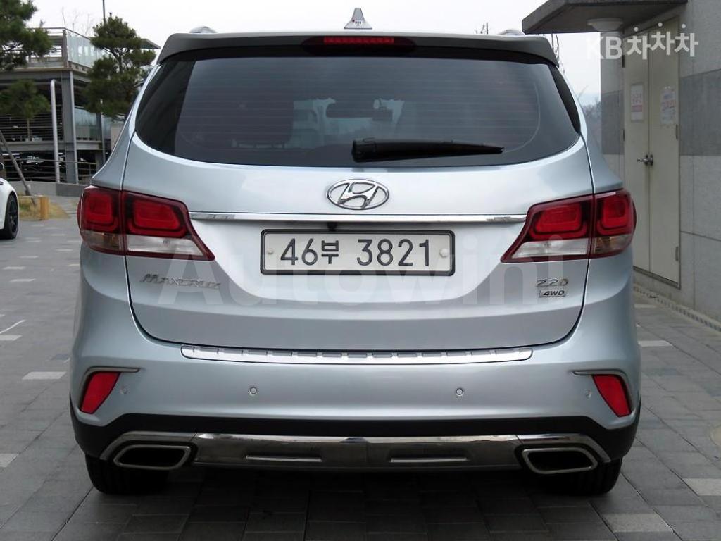 KMHSR81XDHU236865 2017 HYUNDAI  MAXCRUZ DIESEL(E-VGT)R2.2 4WD 파이니스트 EDITION 6 SEATS-2