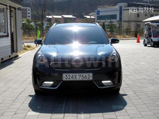 KNACC81CGHA059107 2017 KIA NIRO 1.6 NOBLESSE-0